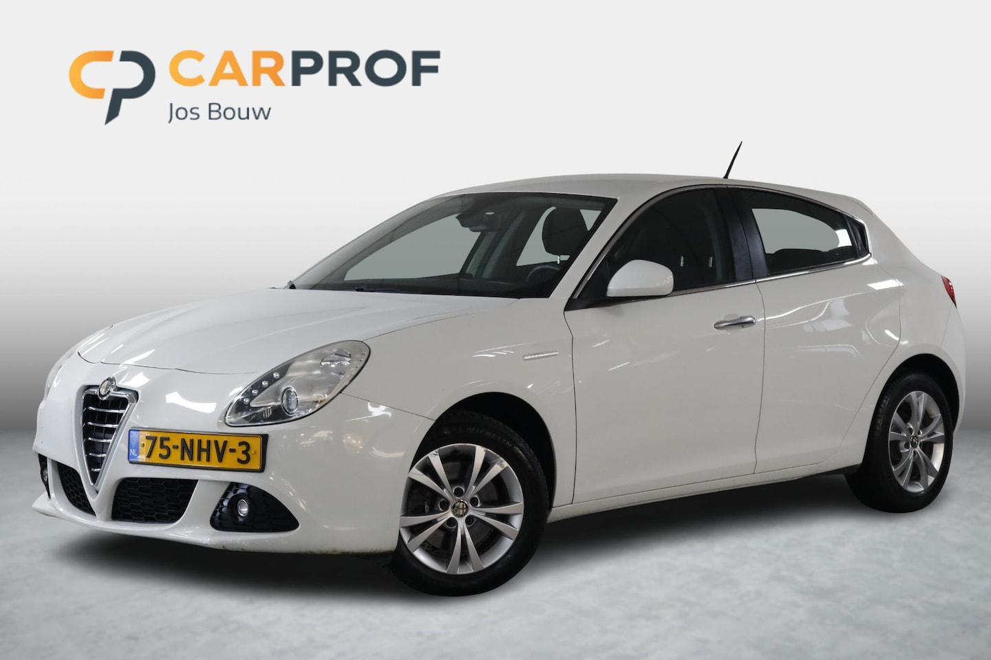 Alfa Romeo Giulietta - 1.4 T Distinctive All-Seasons | Climate | Lichtmetaal | Cruise. - AutoWereld.nl