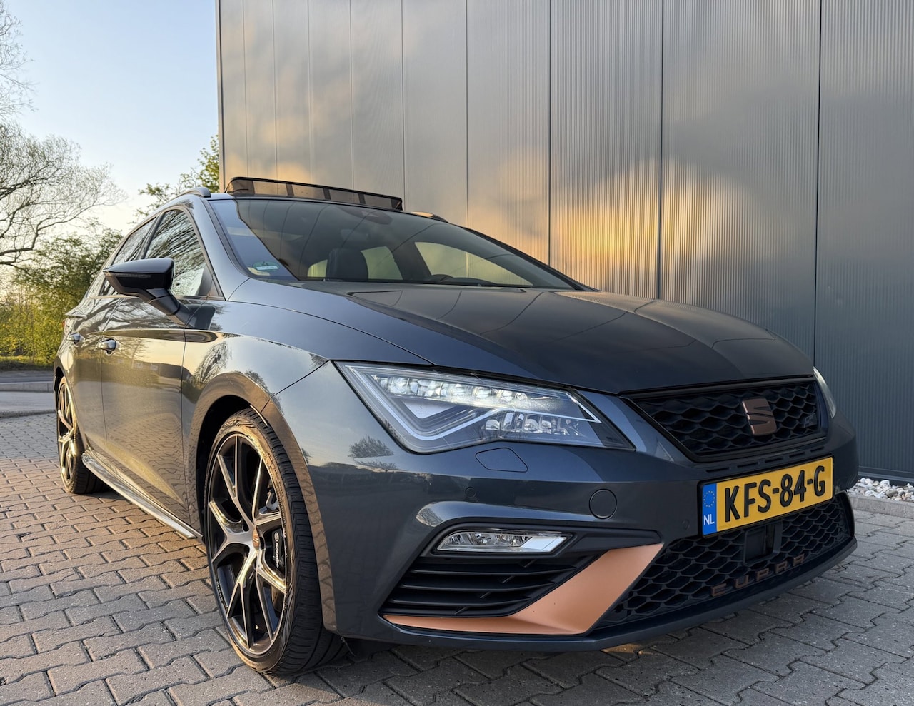 SEAT Leon ST - 2.0 TSI CUPRA 300 4DRIVE | Pano | Full Link | Virtual cockpit - AutoWereld.nl