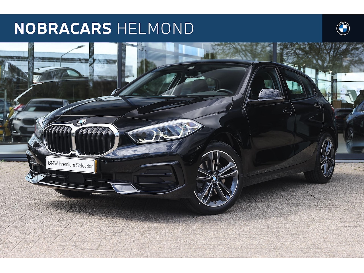 BMW 1-serie - 118i Sport Line Automaat / Sportstoelen / LED / Live Cockpit Professional / Cruise Control - AutoWereld.nl