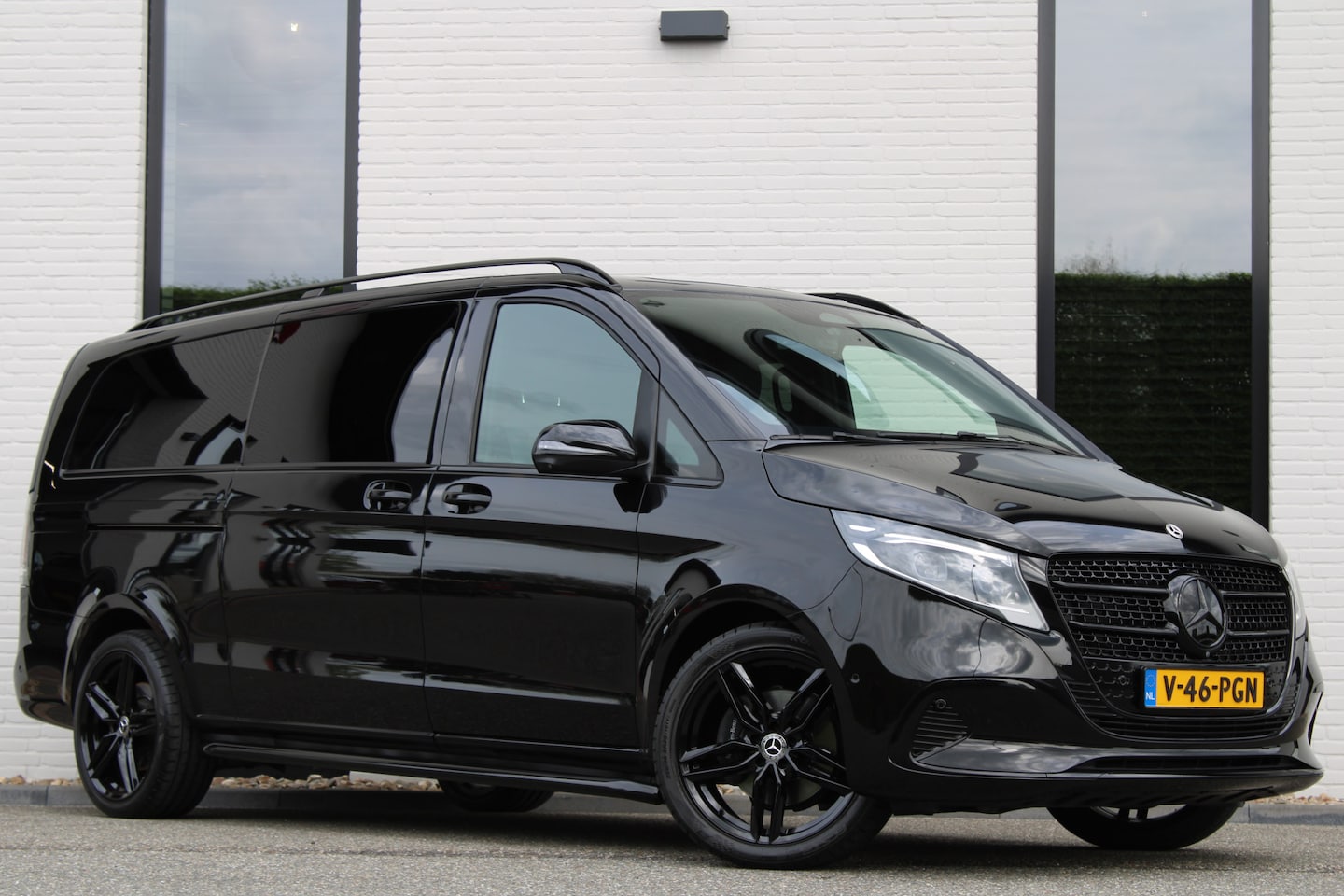Mercedes-Benz V-klasse - 300d / XXL / 4-Matic / DC / Black Edition / 2x Elec Schuifdeur / 360 Camera / Vol Opties / - AutoWereld.nl