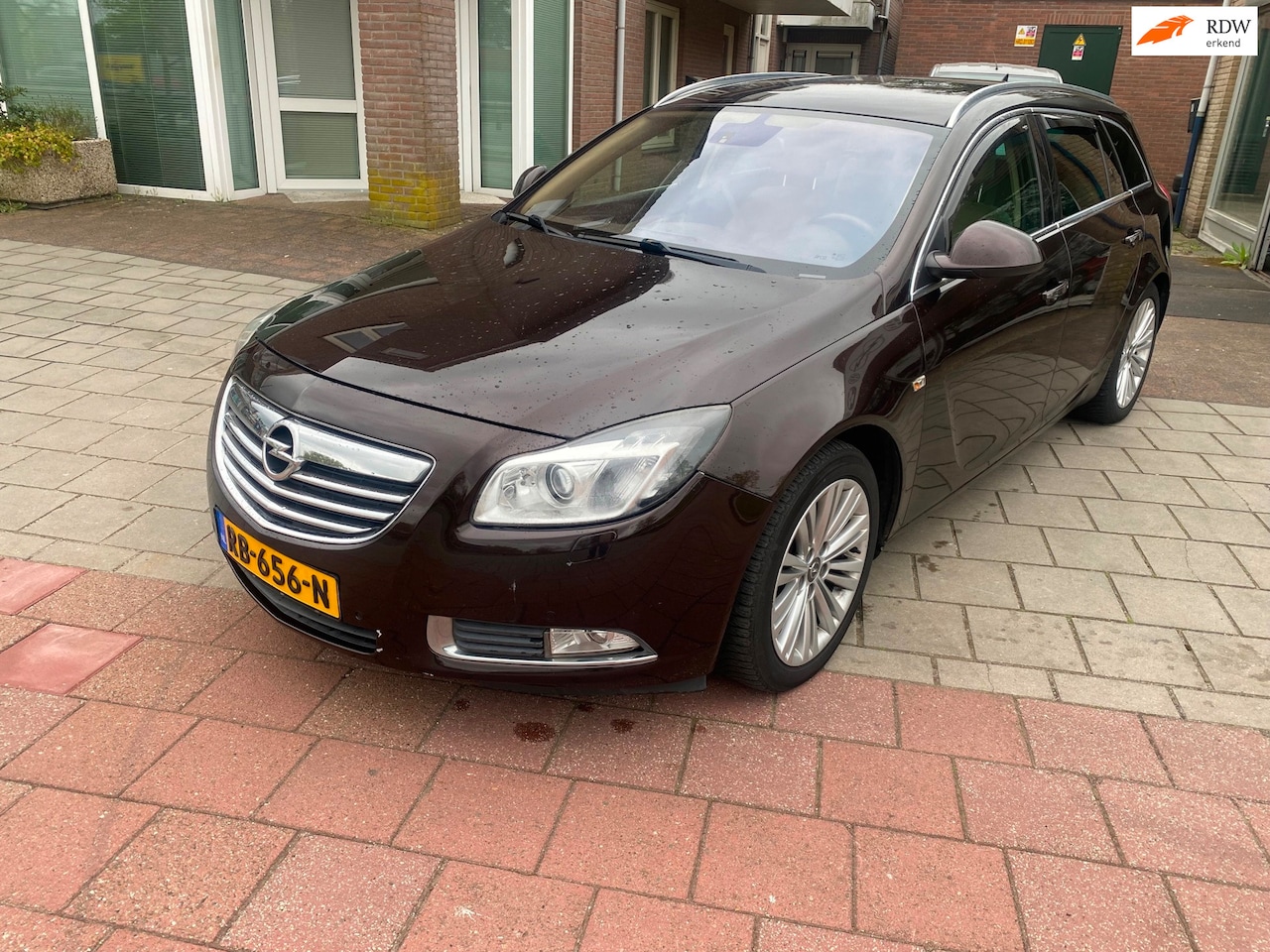 Opel Insignia Sports Tourer - 2.0 CDTI EcoFLEX Cosmo leer airco lm velgen naviegatie 326279 km - AutoWereld.nl