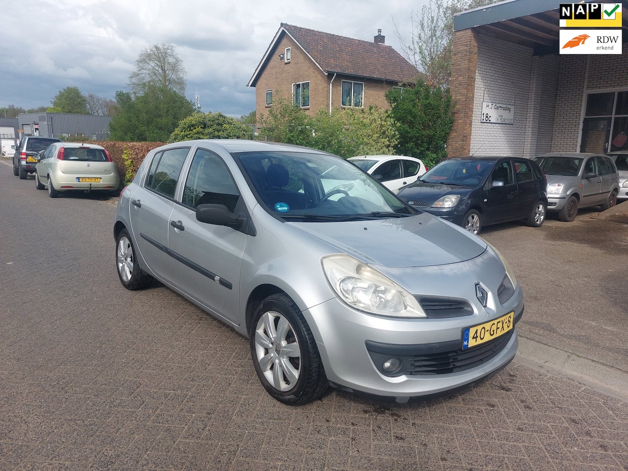 Renault Clio - 1.2 TCE Expression 1.2 TCE Expression - AutoWereld.nl