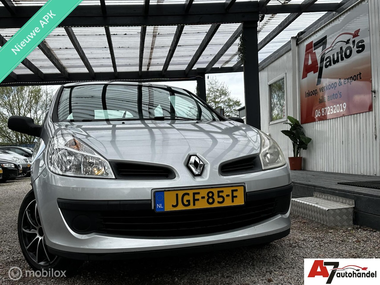 Renault Clio - 1.2-16V Collection 1.2-16V Collection Nieuwe APK - AutoWereld.nl