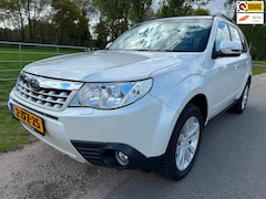 Subaru Forester - 2.0 XS Premium AUTOMAAT|top onderhouden|navigatie|trekhaak