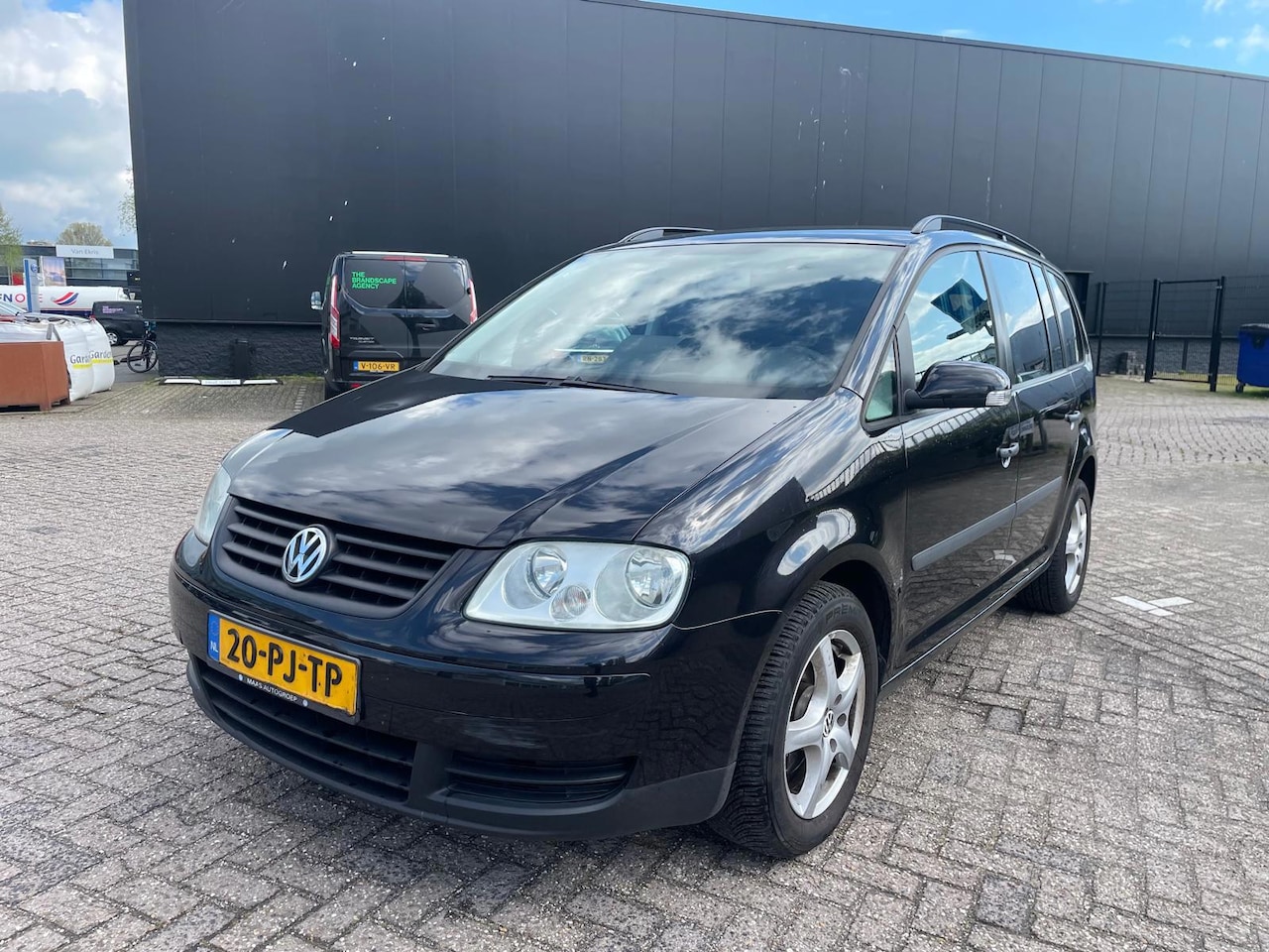 Volkswagen Touran - 1.6-16V FSI Turijn Airco Cruise Control trekhaak - AutoWereld.nl