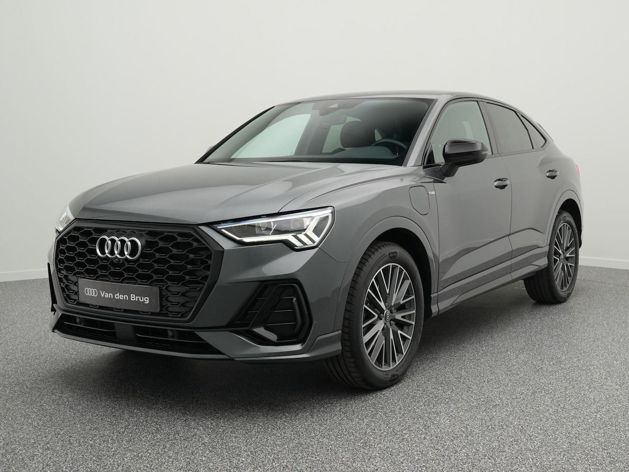 Audi Q3 Sportback - S-Line 45 TFSI e 245 PK | LED | 360 Camera | Navigatie | Elektrisch Verstelbare Voorstoele - AutoWereld.nl