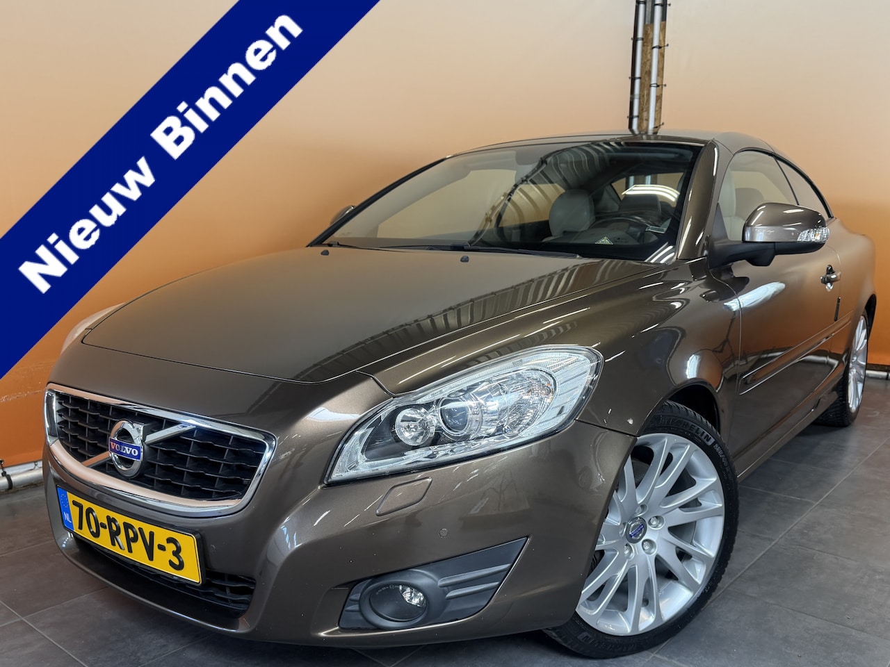 Volvo C70 Convertible - 2.5 T5 Tourer NL auto! | leer | 230pk | stoelverwarming - AutoWereld.nl