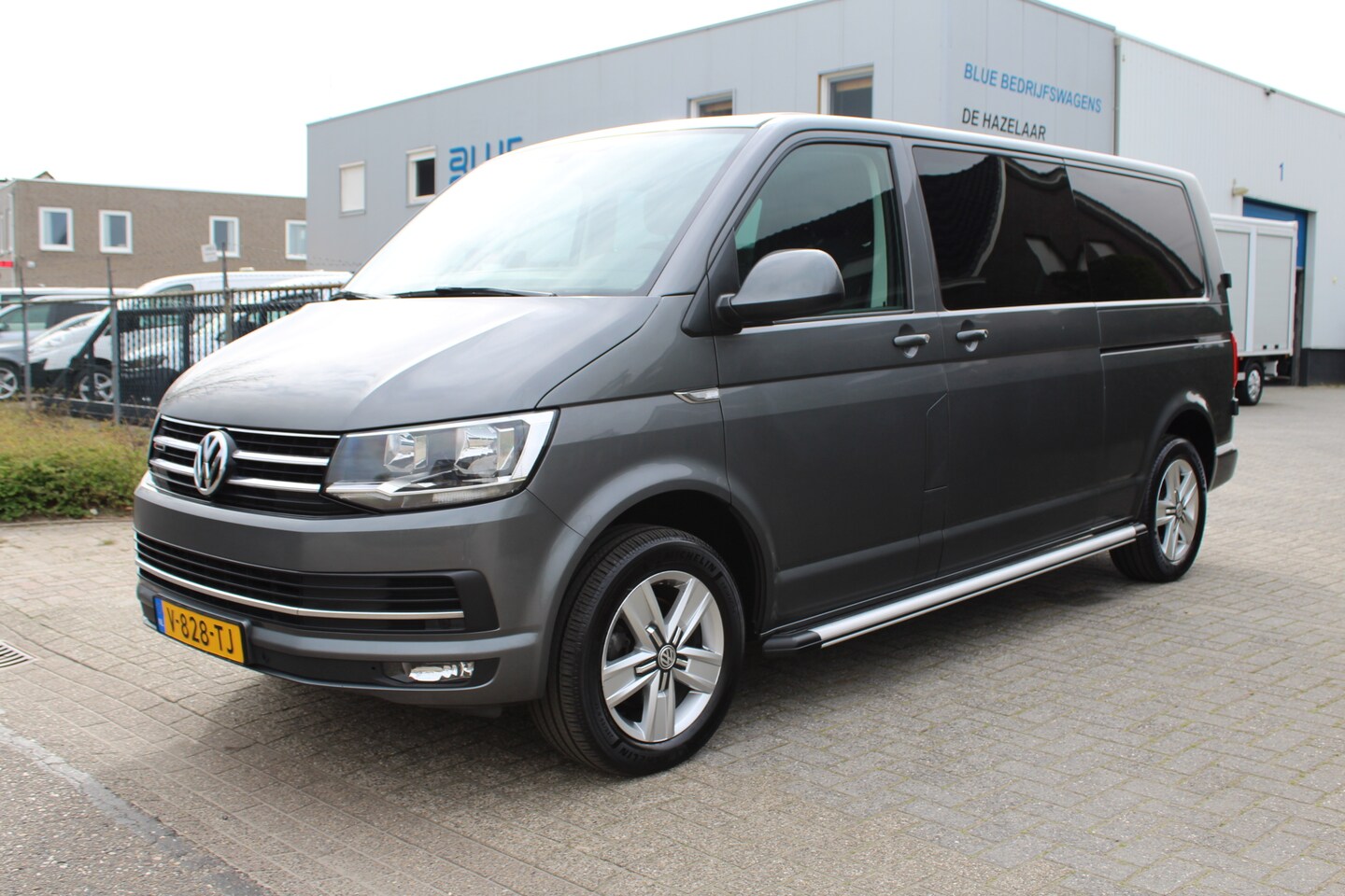 Volkswagen Transporter - T6 2.0 TDI 150PK Euro6 DSG-7 4Motion L2H1 DC Highline ✓ dubbele cabine ✓ 4WD 4x4 - AutoWereld.nl