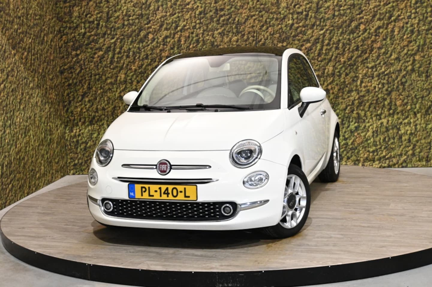 Fiat 500 - 1.2 Lounge | Panorama | PDC | Navi | Airco - AutoWereld.nl