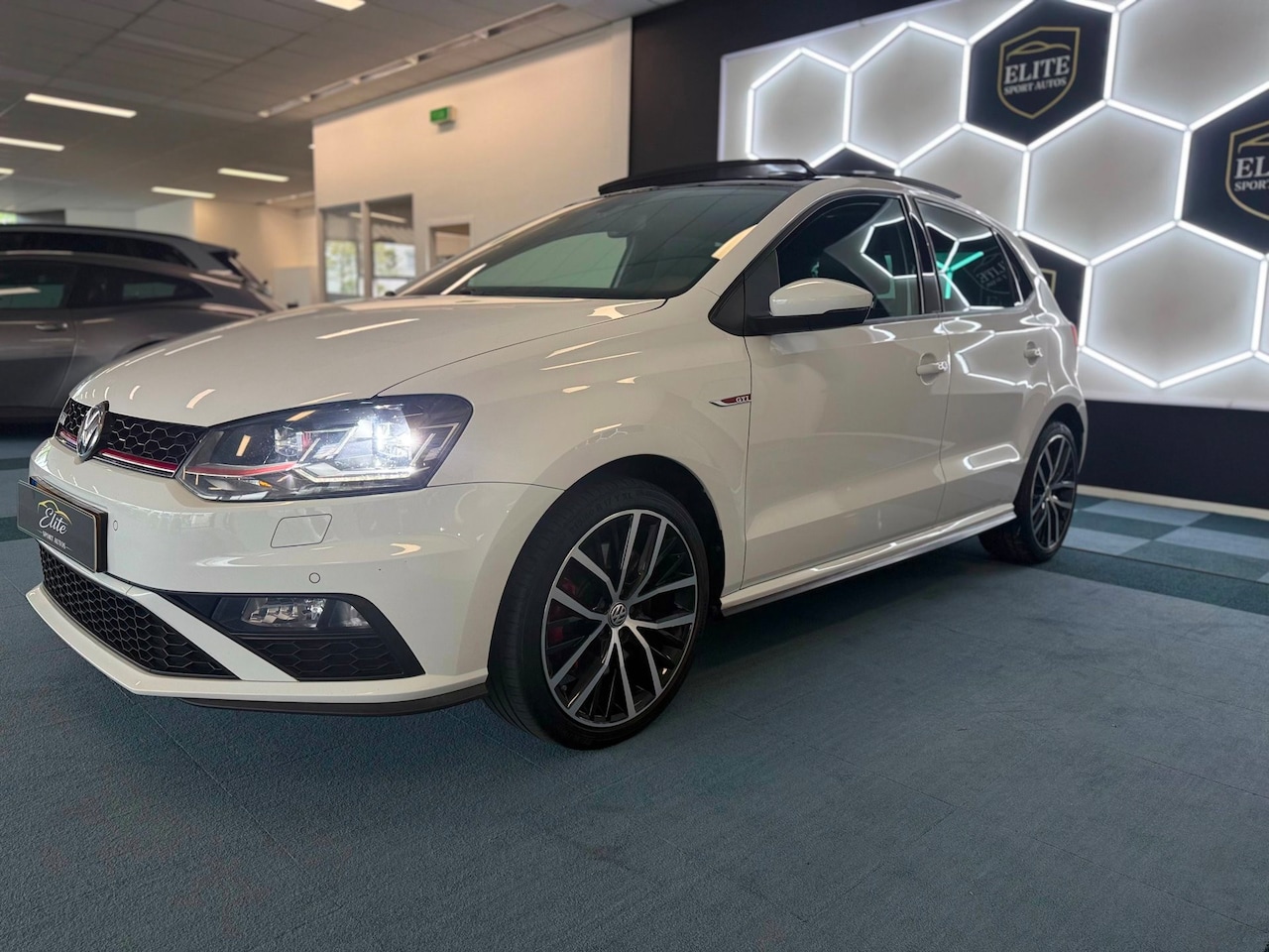 Volkswagen Polo - 1.8 TSI GTI 1.8 TSI GTI - AutoWereld.nl