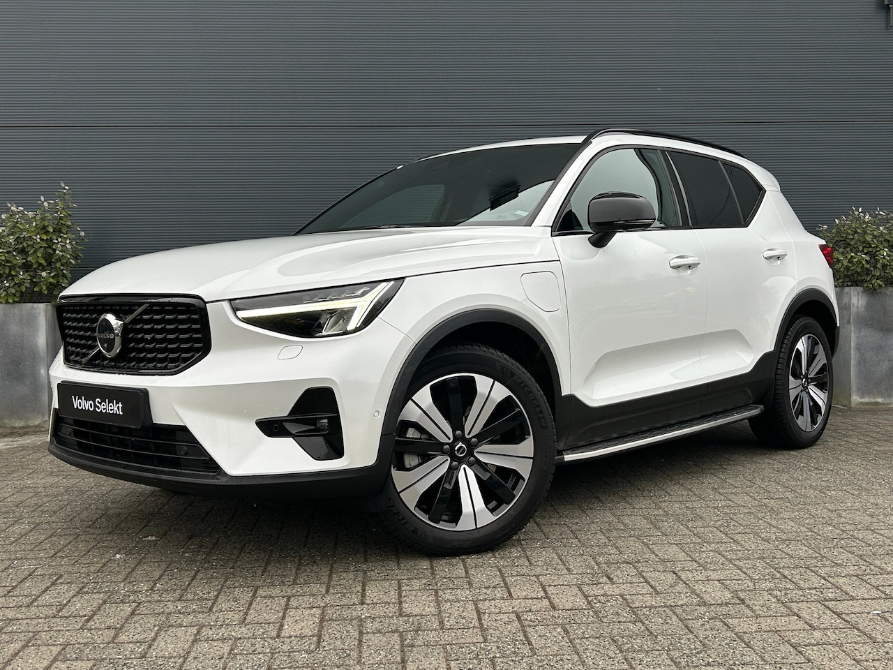 Volvo XC40 - 1.5 T5 Recharge Ultimate Dark | Pano | 360 camera | Trekhaak | Harman/Kardon | Memory | Tr - AutoWereld.nl