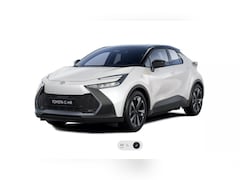 Toyota C-HR - 2.0 High Power PHEV 223pk CVT Dynamic/ Parelmoer wit met zwart dak/ Apple Carplay/ Keyless