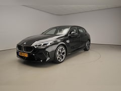 BMW 1-serie - 5-deurs 120 | M-Sportpakket | LED | Navigatie | Sportstoelen | Stoelverwarming | DAB | Har