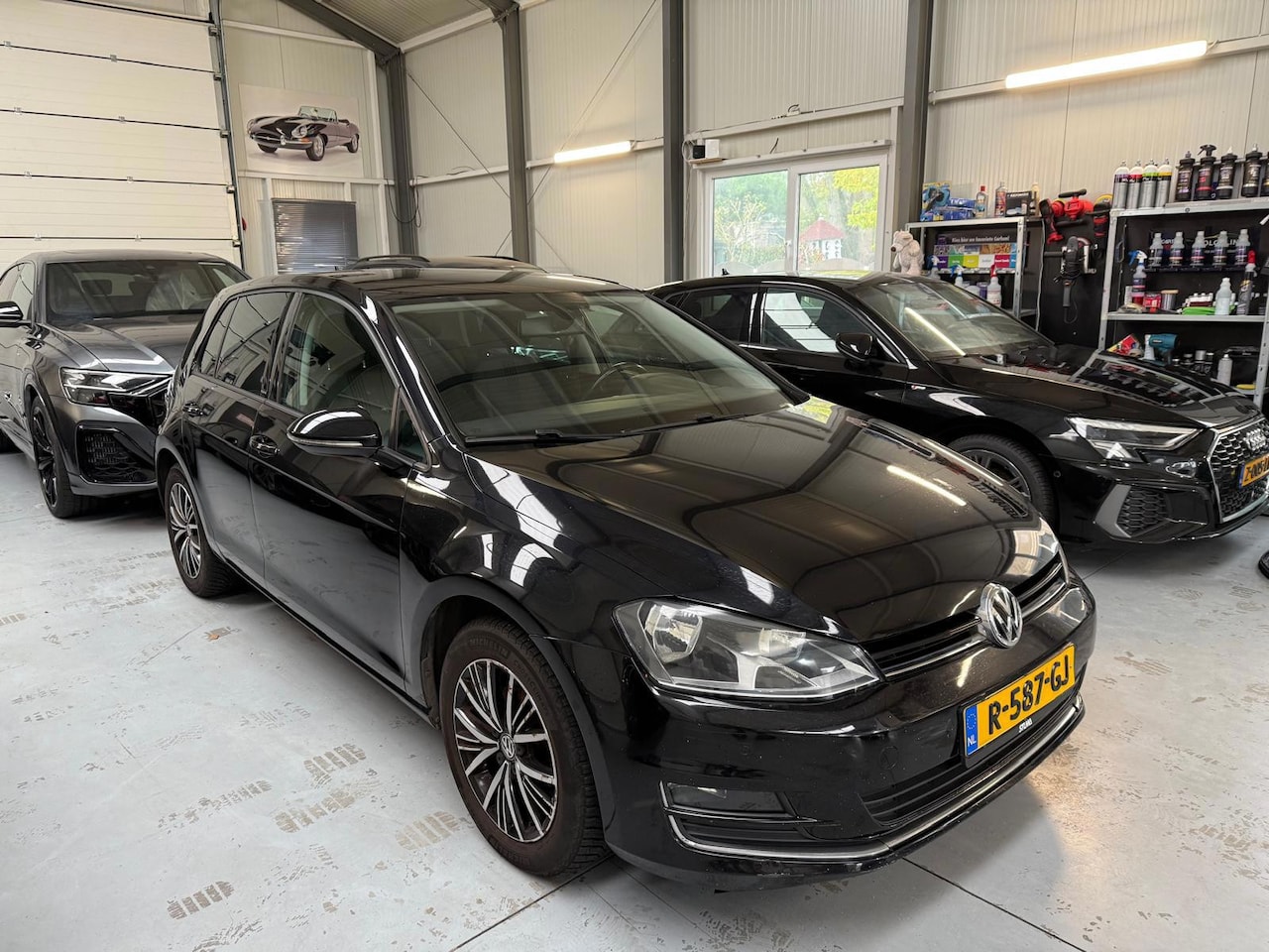 Volkswagen Golf - 1.2 TSI Automaat Highline CarPlay Camera 2016 nieuwe Apk - AutoWereld.nl