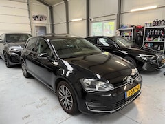 Volkswagen Golf - 1.2 TSI Automaat Highline CarPlay Camera 2016 nieuwe Apk