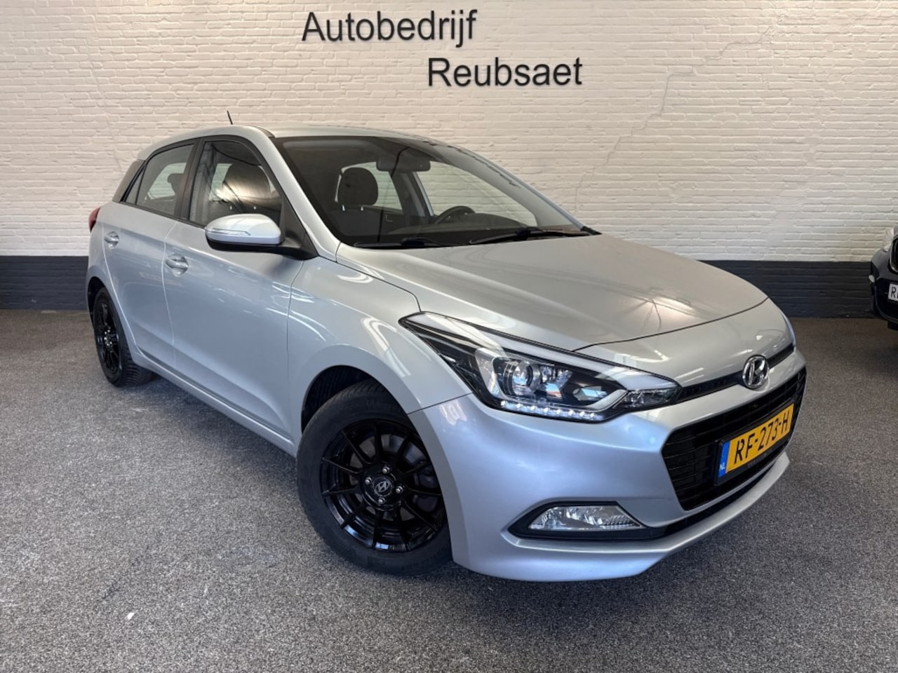 Hyundai i20 - 1.0 T-GDI Comfort Nap Carplay Navi Cruise Stoelverw, Camera Incl 12Mnd Garantie - AutoWereld.nl