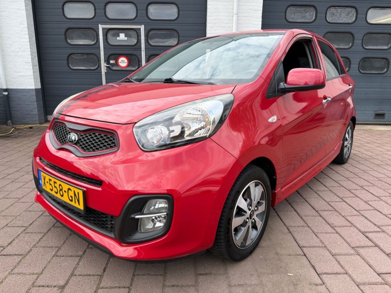 Kia Picanto - 1.0 CVVT X-Treme Carplay Airco Stoelverw, Camera - AutoWereld.nl