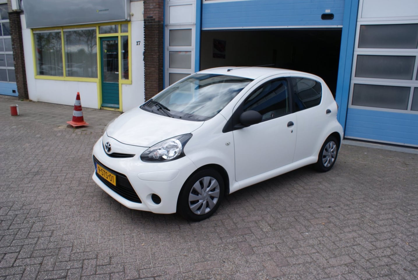 Toyota Aygo - 1.0 VVT-i Now 1.0 VVT-i Now - AutoWereld.nl