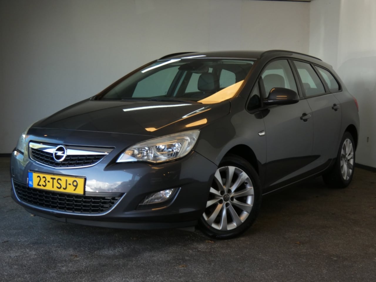 Opel Astra Sports Tourer - 1.4 Turbo Ann. Ed. - AutoWereld.nl