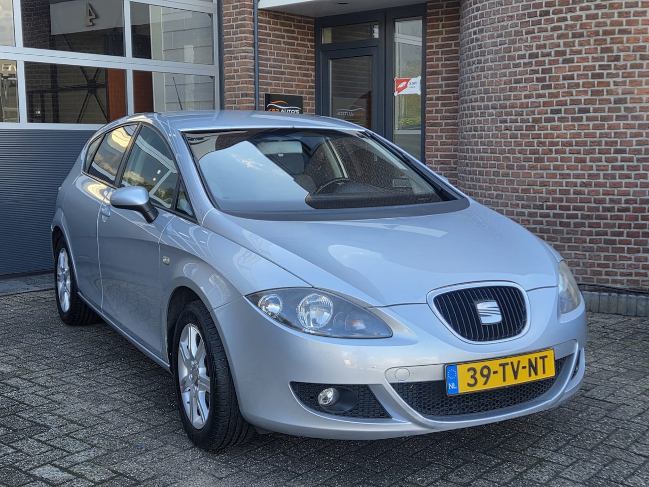 SEAT Leon - 1.6 Stylance| Cruise| Lm velgen | Clima |Trekhaak | Nap - AutoWereld.nl