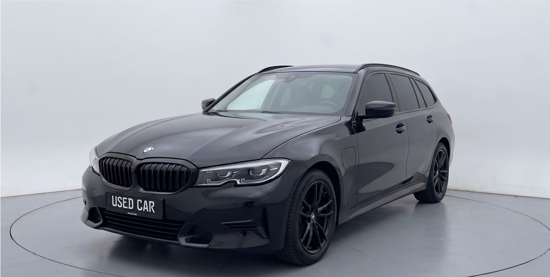 BMW 3-serie Touring - 330e xDrive Business Edition|PANO|Trekhaak|Leder|Curved Display|BLACK - AutoWereld.nl