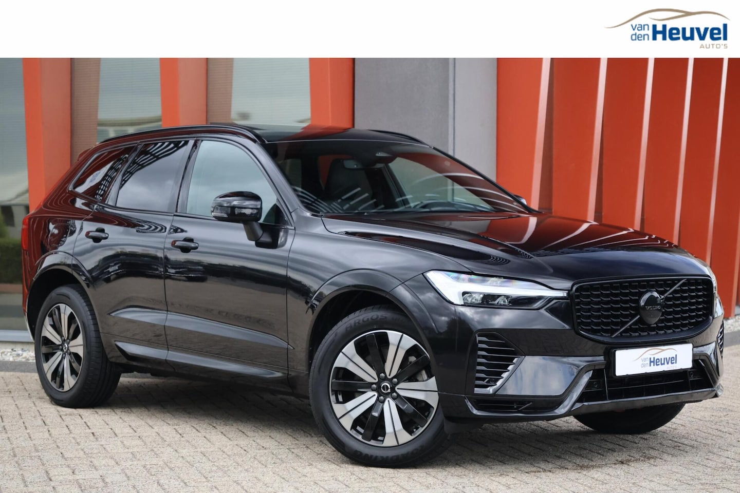 Volvo XC60 - T6 Recharge AWD Plus Dark | Longe Range | Parkeercamera | Memory Stoelen | Keyless | Gloss - AutoWereld.nl
