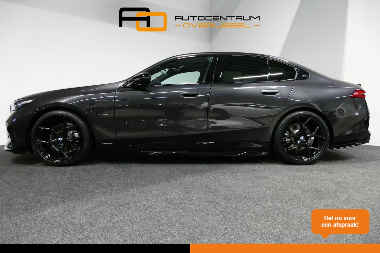 BMW 5-serie - 530e M Sport Edition / M5 Look / M Sport Bodykit / Panoramadak / Stoelkoeling & -verwarmin - AutoWereld.nl