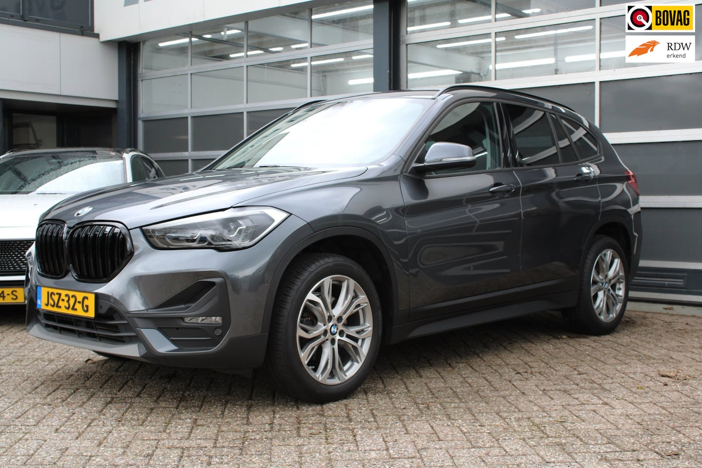 BMW X1 - SDrive18i/Leer/Automaat - AutoWereld.nl
