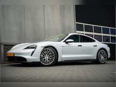 Porsche Taycan - 79 kWh Sport-Chrono 327 pk / Marge-Auto/ Krijt-Grijs/ Pano-Dak/ Lucht-Vering/ Passenger-Di