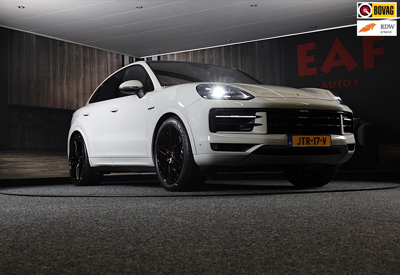 Porsche Cayenne Coupé - 3.0 S E-Hybrid / 519 Pk / Head Up / 360 Camera / Acc / SportDesign / Luchtvering / Sport C - AutoWereld.nl