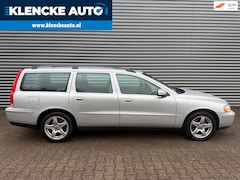 Volvo V70 - 2.4 Automaat 140PK Schuifdak Standkachel Trekhaak Leer Cruise ctrl Parkeersensoren NW APK