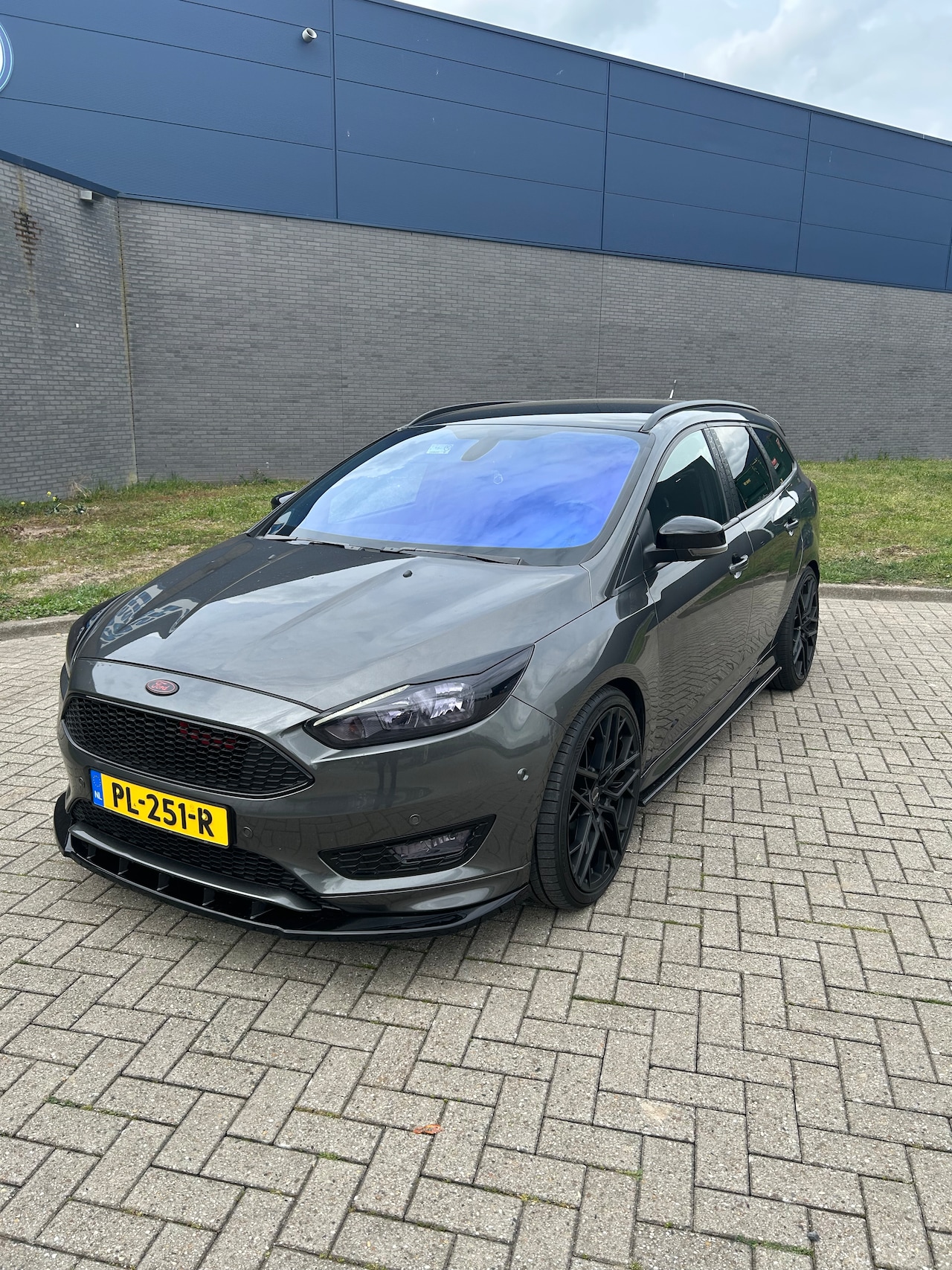 Ford Focus Wagon - 1.5 ST-Line 182 200pk - AutoWereld.nl
