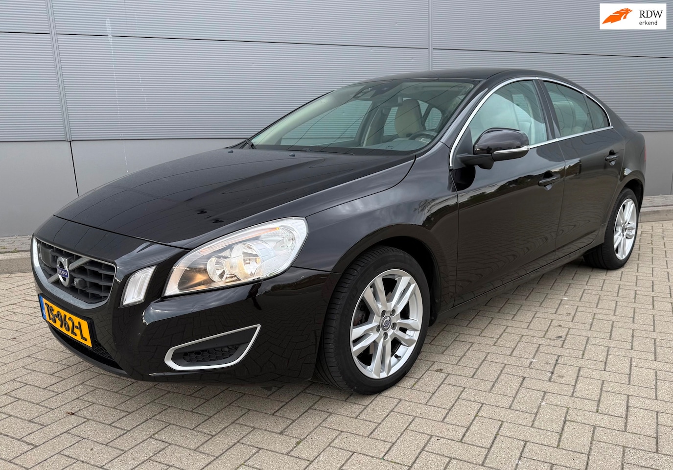 Volvo S60 - 2.0 D3 Summum 2.0 D3 Summum - AutoWereld.nl
