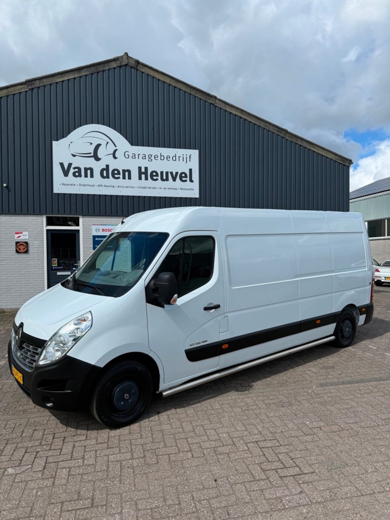 Renault Master - T35 2.3 dCi L3H3 laadklep - AutoWereld.nl