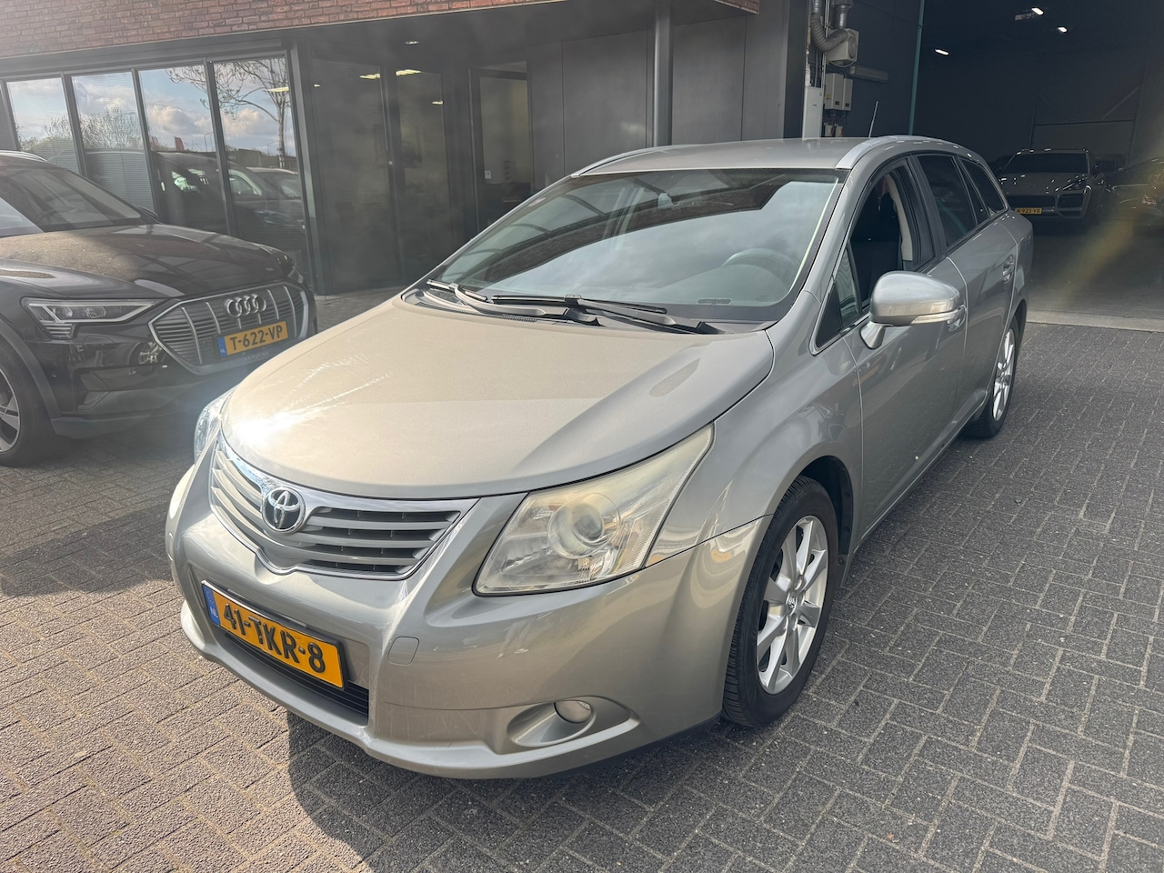 Toyota Avensis Wagon - 1.8 VVTi Dynamic AUTOMAAT CAMERA TREKHAAK STOELVERW - AutoWereld.nl