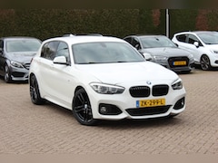 BMW 1-serie - 118i Edition M Sport Shadow High Exe. / Leder / Navigatie / Parkeerhulp achter / Keyless /
