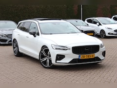 Volvo V60 - 2.0 T5 R-Design / Trekhaak / Panoramadak / Camera / Leder / Harman Kardon / 20'' / Keyless