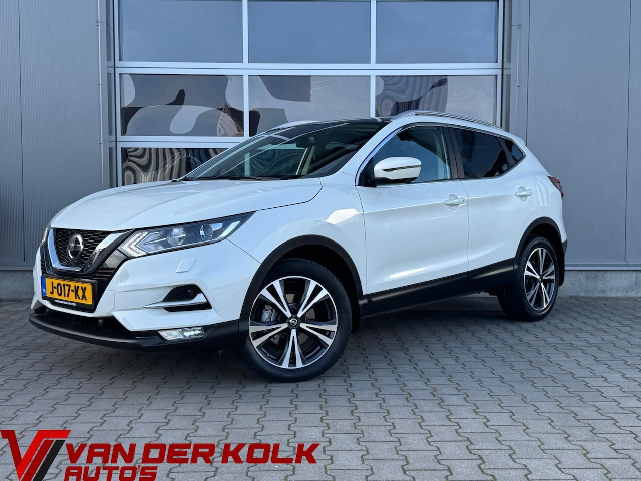 Nissan Qashqai - 1.3 DIG-T N-Connecta Automaat | Panorama | LED | Camera | CarPlay | Navigatie | Climate | - AutoWereld.nl