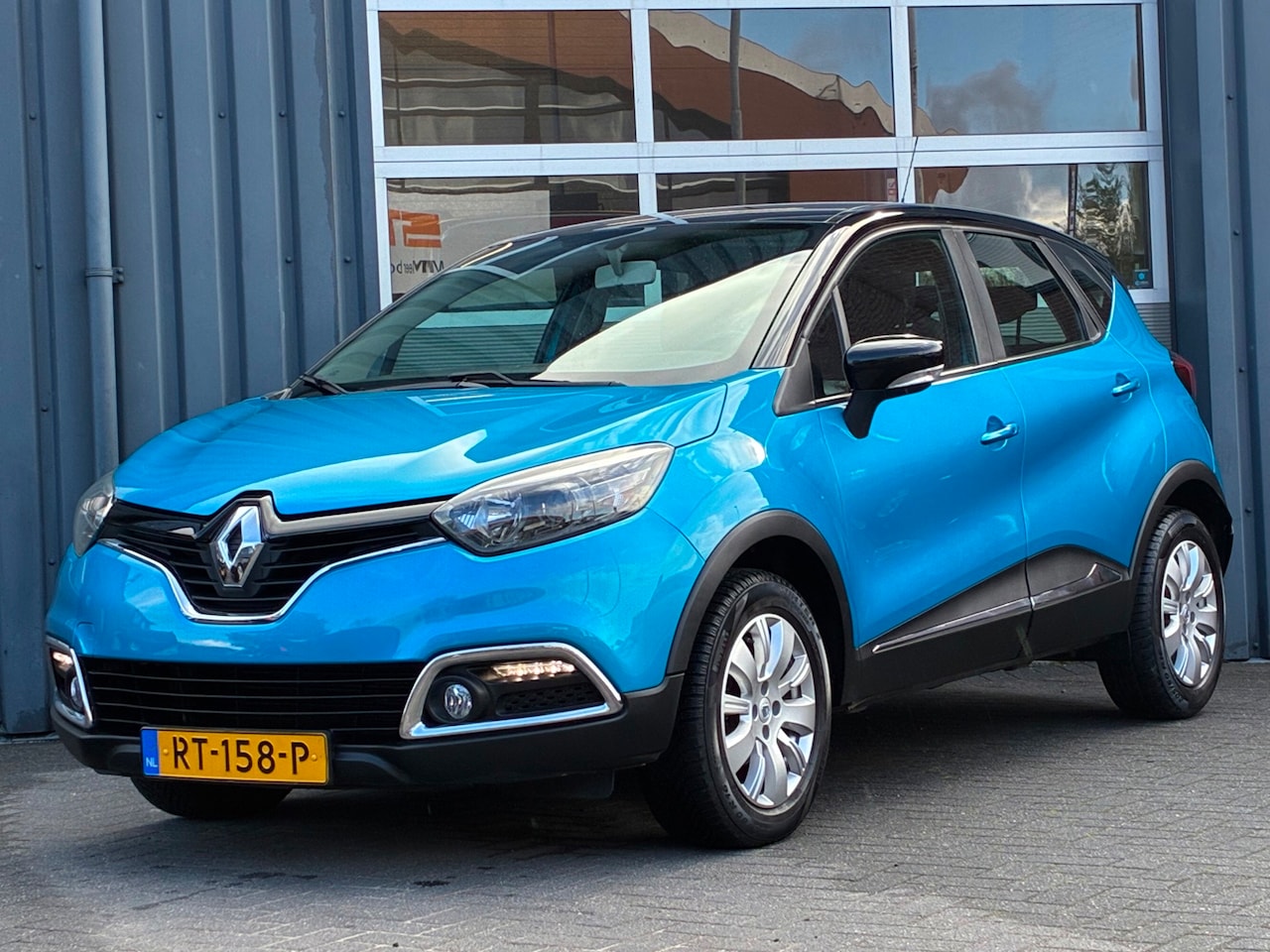 Renault Captur - 0.9 TCe Limited Navigatie, Airconditioning, Trekhaak, PDC, Goed onderhouden! - AutoWereld.nl