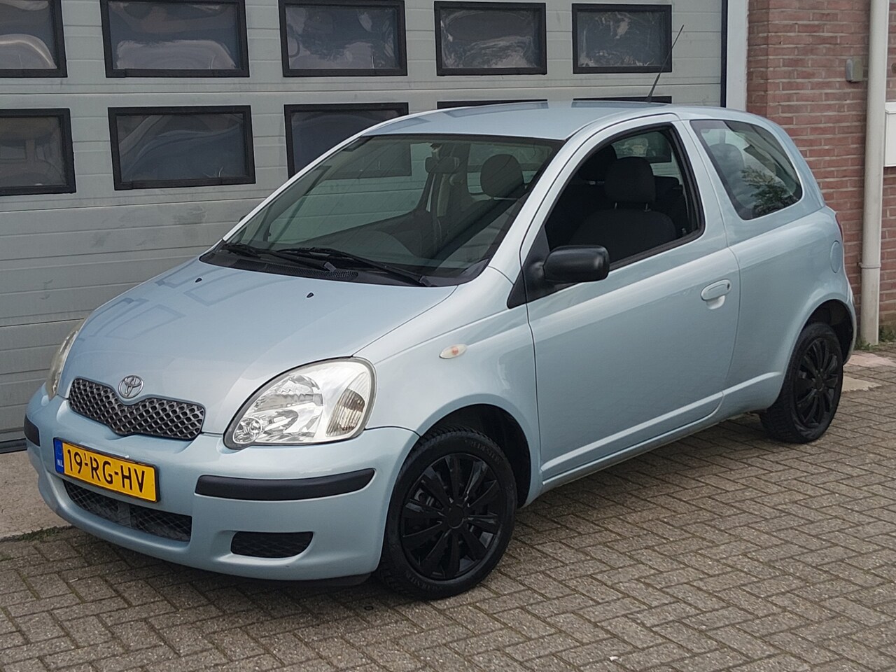 Toyota Yaris - 1.3 VVT-i Idols 2005 Airco NW APK - AutoWereld.nl