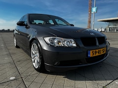 BMW 3-serie - 325i Dynamic Executive AIRCO CRUISE TREKHAAK NAP