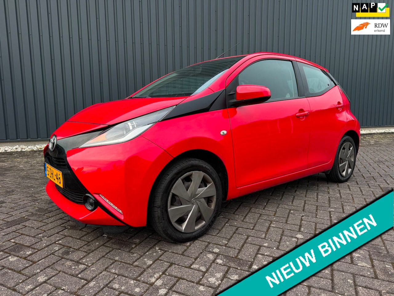 Toyota Aygo - 1.0 VVT-i x-play 1.0 VVT-i x-play - AutoWereld.nl