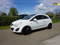 Opel Corsa - 1.4-16V Color Edition