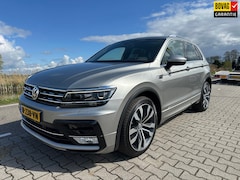 Volkswagen Tiguan - 2.0 TSI 4Motion Highline R-Line, Panorama, Keyless, Head-up, Trekhaak, Carplay, Camera, El