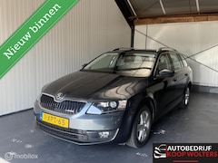 Skoda Octavia Combi - 1.6 TDI Xenon 6 bak