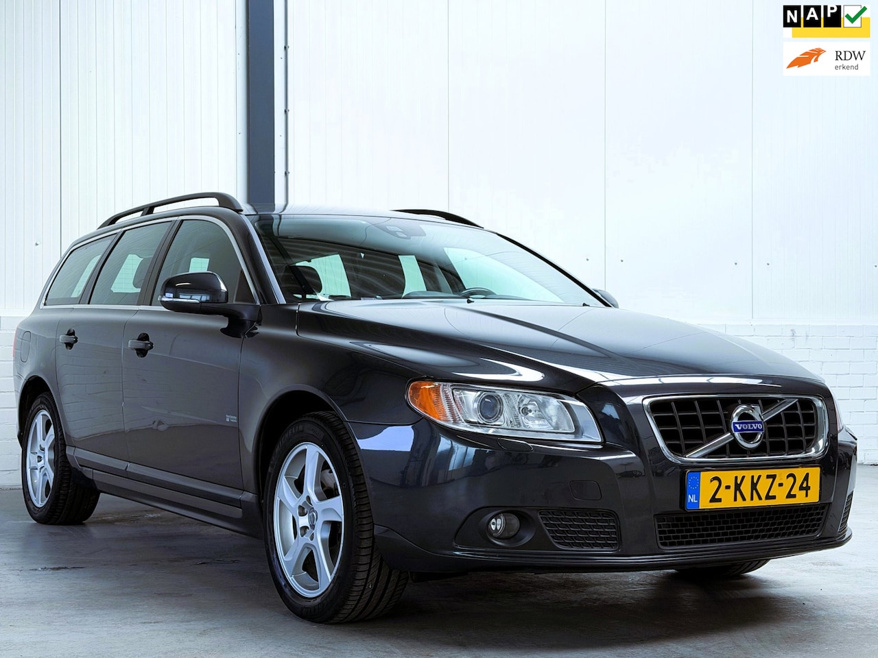 Volvo V70 - 1.6 T4 Nordic|1e Eigenaar|Org NL|Dealer O.H.|Trekhaak - AutoWereld.nl