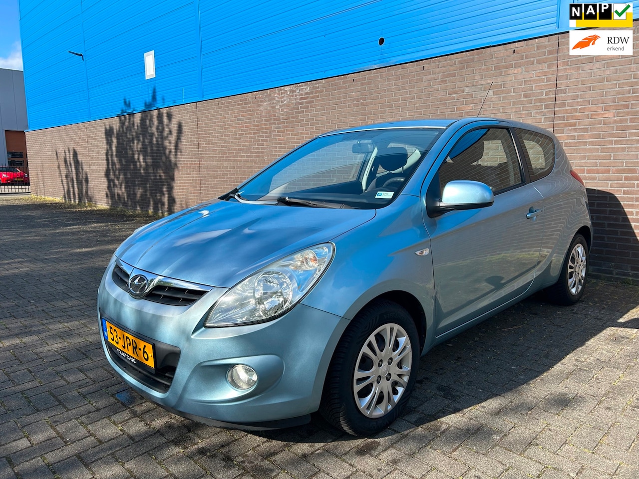 Hyundai i20 - 1.2i DynamicVersion | 1e Eigenaar | Dealer OH | Airco | El. Ramen & Spiegels | Multimedia - AutoWereld.nl