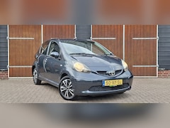 Toyota Aygo - 1.0-12V +, Airco, Nieuwe koppeling, Bluetooth, NAP, 5 deurs
