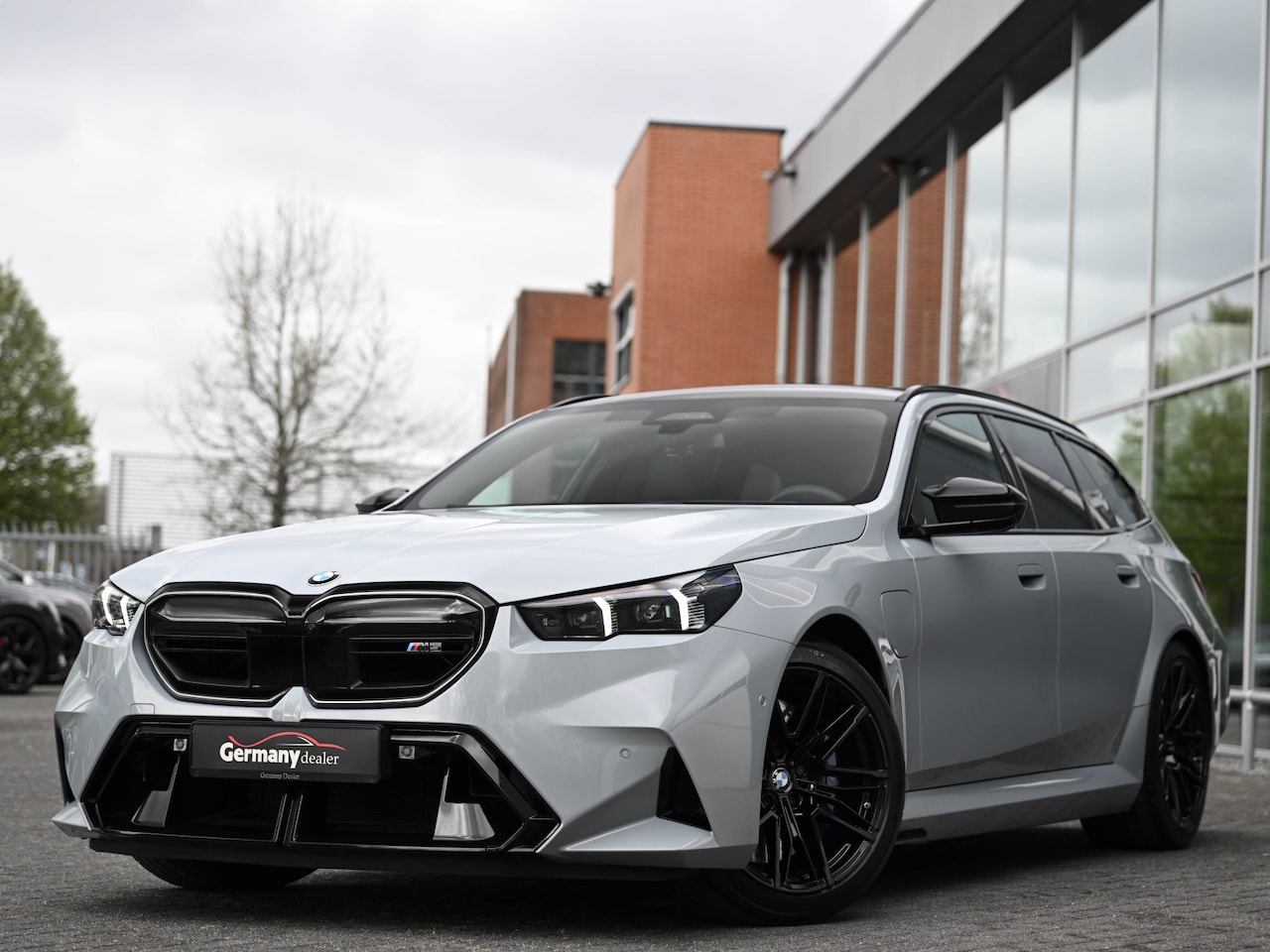 BMW M5 - Touring 4.4 V8 729pk Pano M-Driver+Pro Carbon B&W Trekh 360Cam 20/21-Inch VOL! - AutoWereld.nl