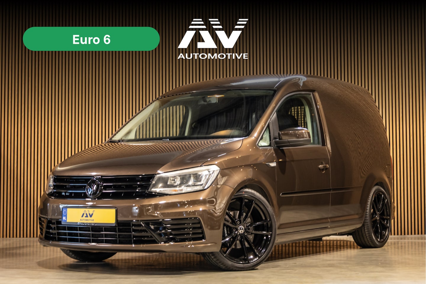 Volkswagen Caddy - 2.0 TDI 185 PK | Bi-Xenon | CarPlay | Cruise control | Schroefset | Airco | NAP Logisch | - AutoWereld.nl